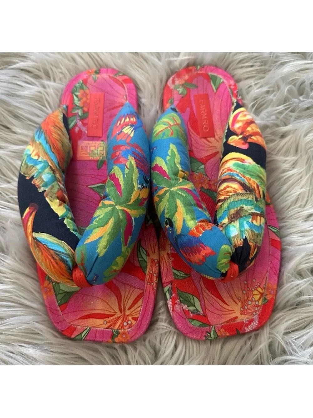 FARM RIO Multi Scarf Puffy Flip Flop Sandals Size 9 Vaca Luxe Resort Avant Garde